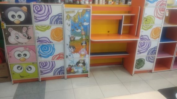 Desain Meja Belajar Anak Minimalis