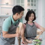 Cara Asyik Jalani Puasa Bersama Pasangan di Rumah