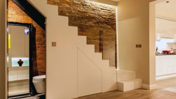 Memaksimalkan Fungsi Ruang Bawah Tangga, Begini Caranya