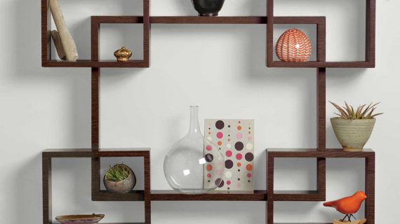 Percantik Rumah dengan Rak Barang, Pilih Besi atau Kaca?