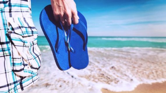 Panduan Praktis Memilih Sandal Rumah yang Nyaman: Tips Kesehatan dan Kenyamanan Kaki Anda