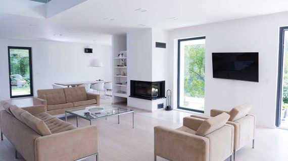 Panduan Memilih Warna Lampu yang Tepat untuk Setiap Ruangan di Rumah Anda