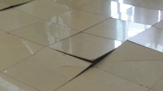 Tanda-Tanda Rumah Anda Butuh Renovasi Segera