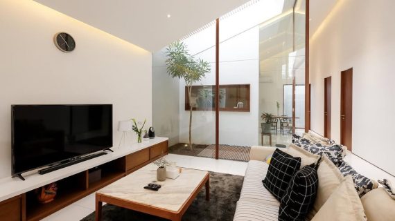 Dari Lantai ke Lantai: Cerita Tata Ruang Dua Dunia dalam Satu Rumah