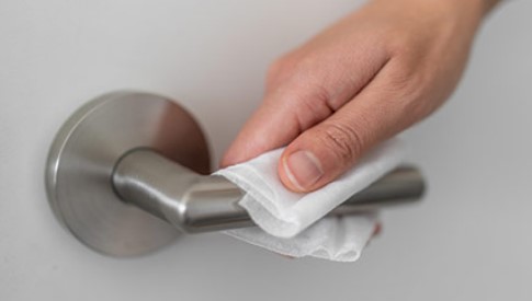 Cara Membersihkan Karat pada Handle Pintu Stainless Steel dengan Bahan Rumahan