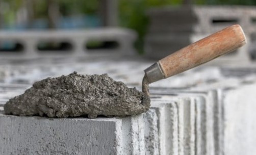 Keunggulan Semen Padang vs Semen Gresik untuk Pengecoran Struktur Dak Beton