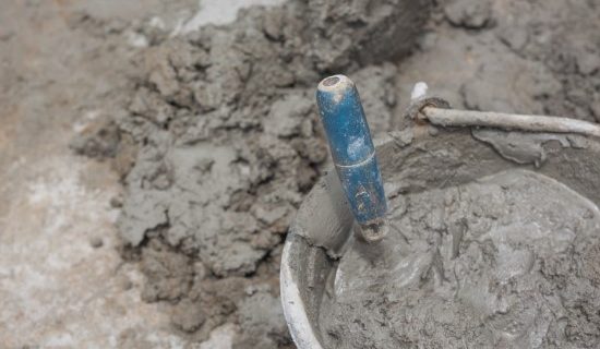 Cara Mengatasi Dak Beton Rembes dan Bocor Saat Transisi Cuaca