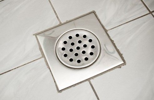 Tips Memilih Desain Floor Drain Anti-Sumbat dan Anti-Bau untuk Kamar Mandi Modern