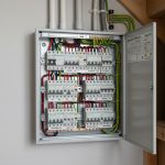 Panduan Memilih MCB (Miniature Circuit Breaker) yang Tepat agar Instalasi Listrik Rumah Aman
